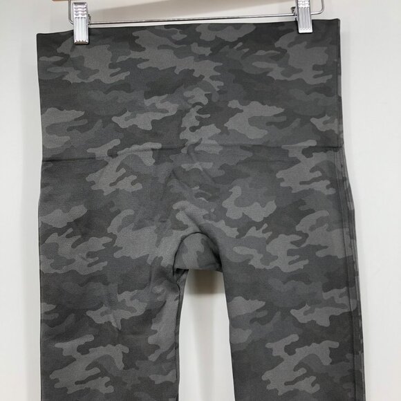 Spanx Look At Me Now cropped Leggings in Sage green / grey  Camo size 1X - Picture 14 of 16